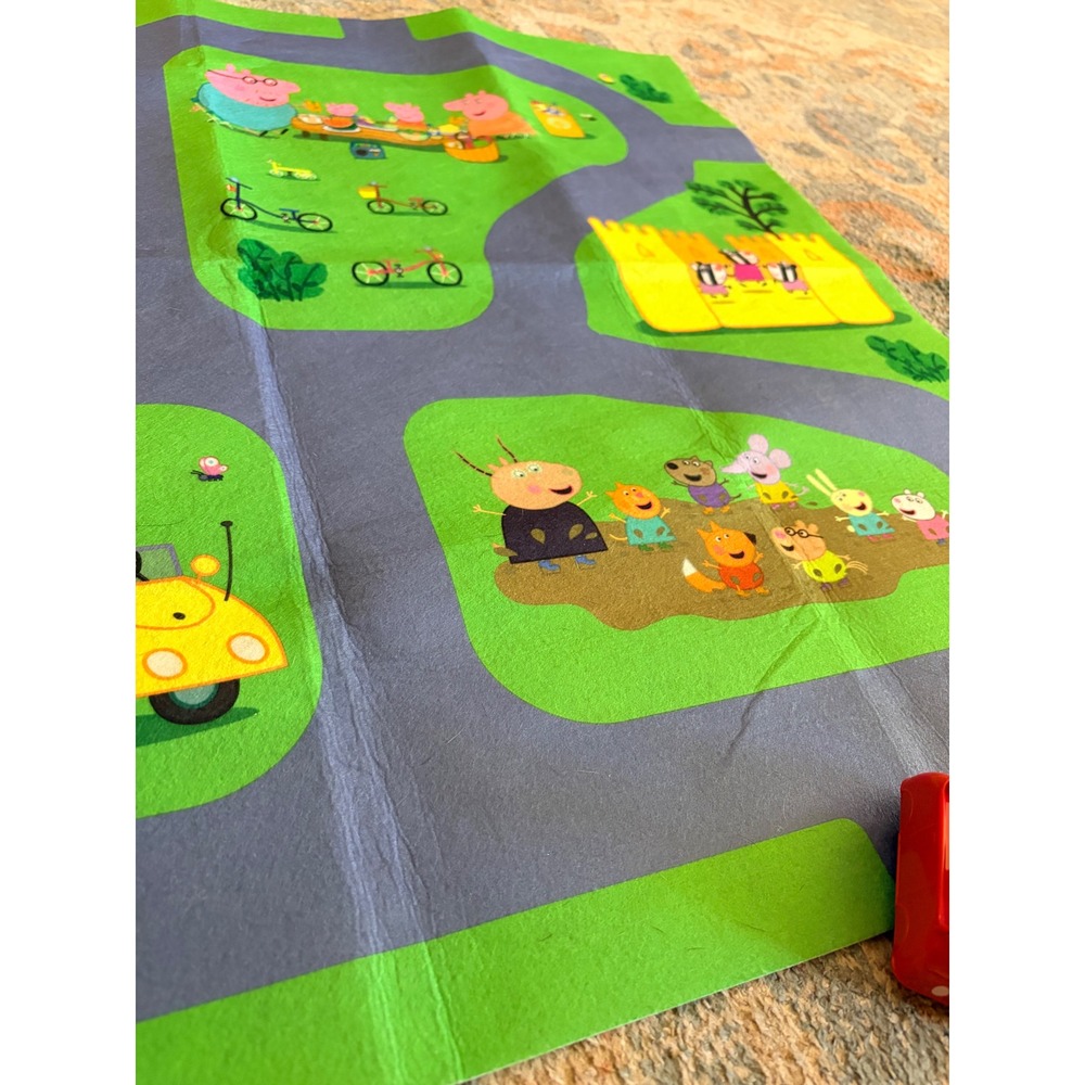 Peppa Pig Felt Play Mat with Car and Figures Kids Toy Set - Picture 3 of 9